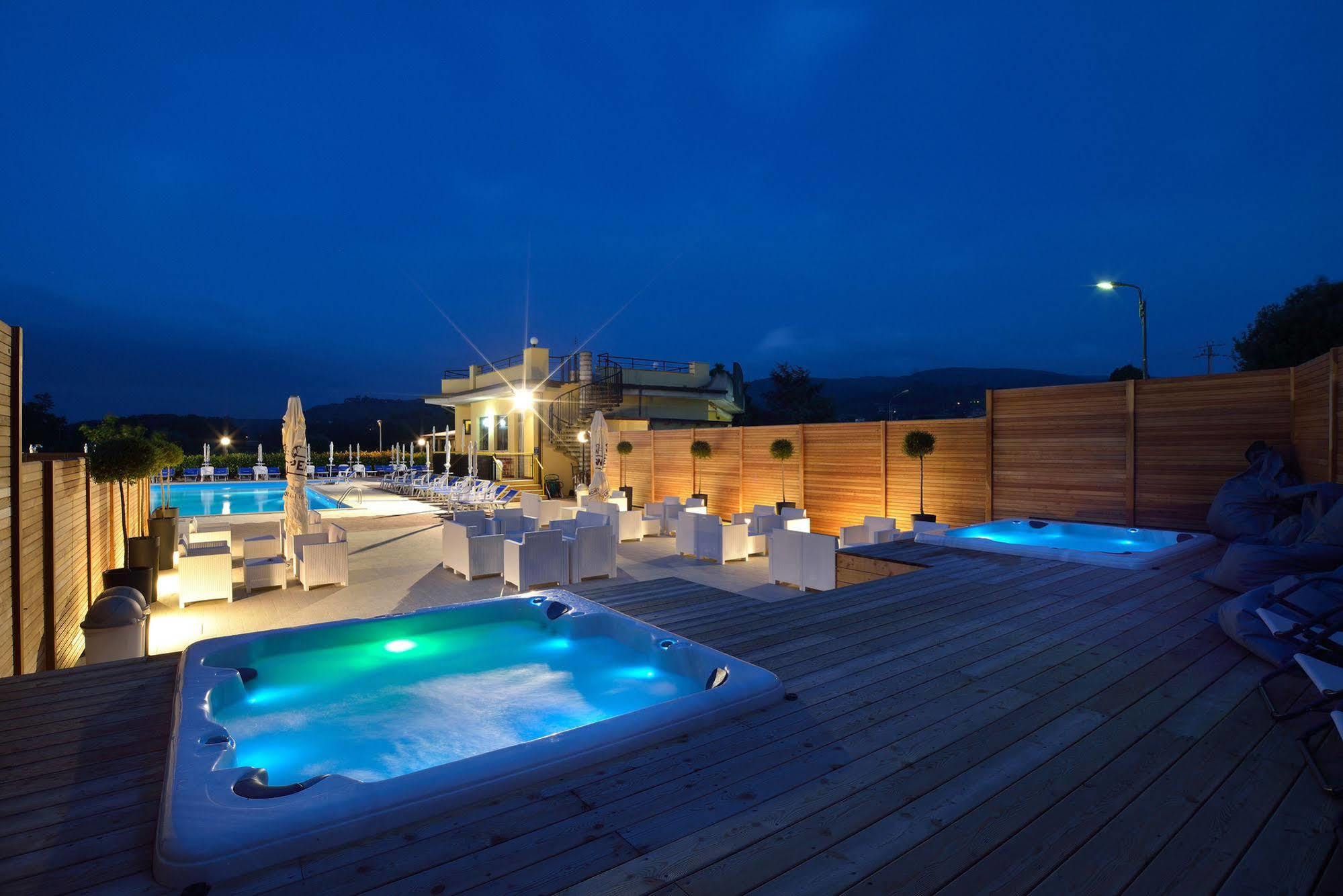 Hotel Ristorante Dante ตอร์จาโน ภายนอก รูปภาพ