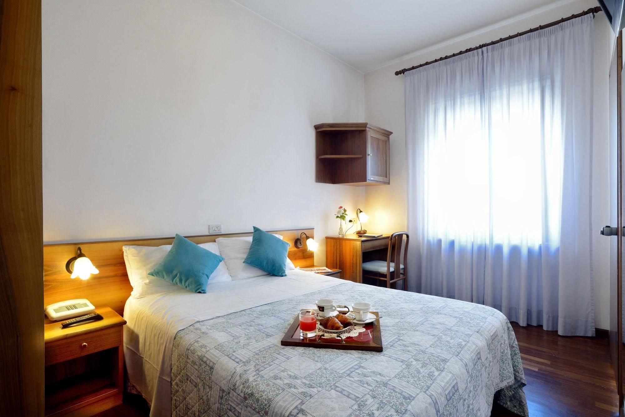 Hotel Ristorante Dante ตอร์จาโน ภายนอก รูปภาพ